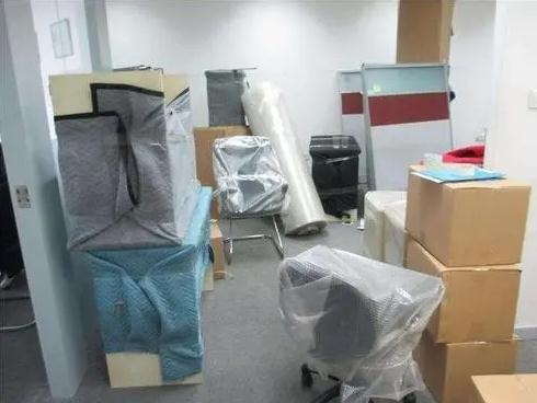 臨時(shí)倉(cāng)儲(chǔ)服務(wù)，為您的物品提供安全可靠的存儲(chǔ)空間